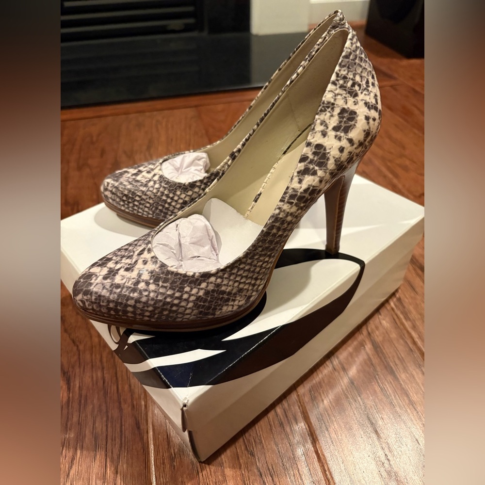 New In Box NINE WEST Rocha Snake Print Leather Pumps 7